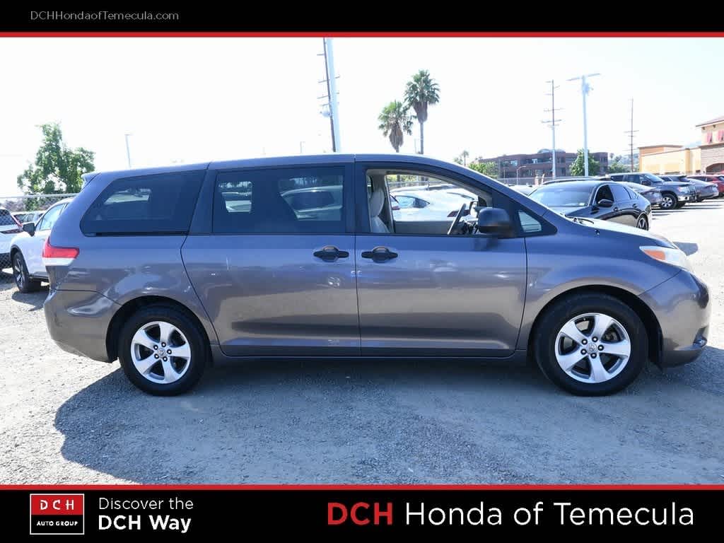 Thumbnail: 2011 Toyota Sienna - 5