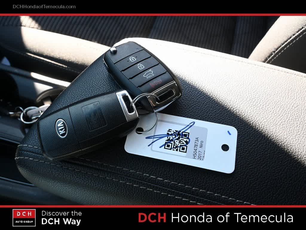 Thumbnail: 2017 Kia Niro - 15