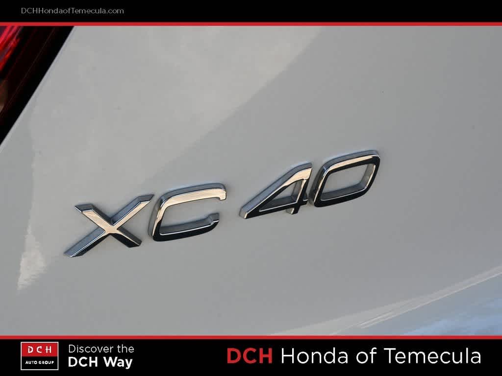 Thumbnail: 2021 Volvo XC40 - 7