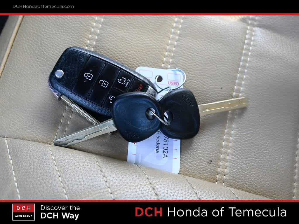 Thumbnail: 2016 Kia Sedona - 9