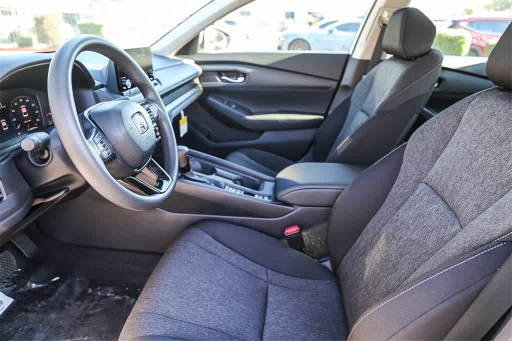 2025 Honda Accord LX 18