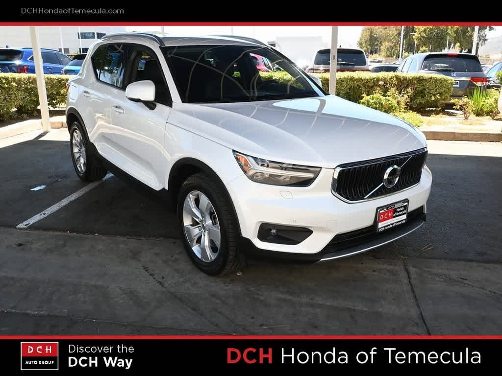Thumbnail: 2021 Volvo XC40 - 3