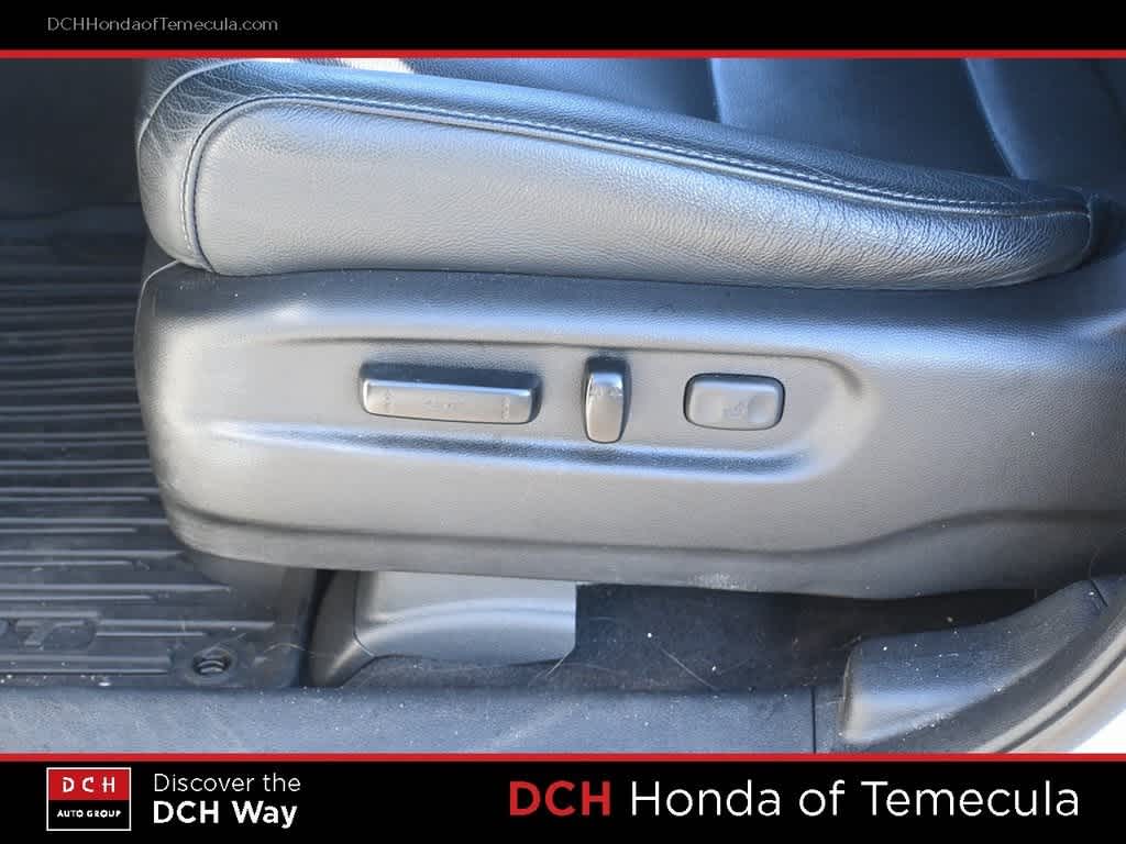 Thumbnail: 2019 Honda Pilot - 16