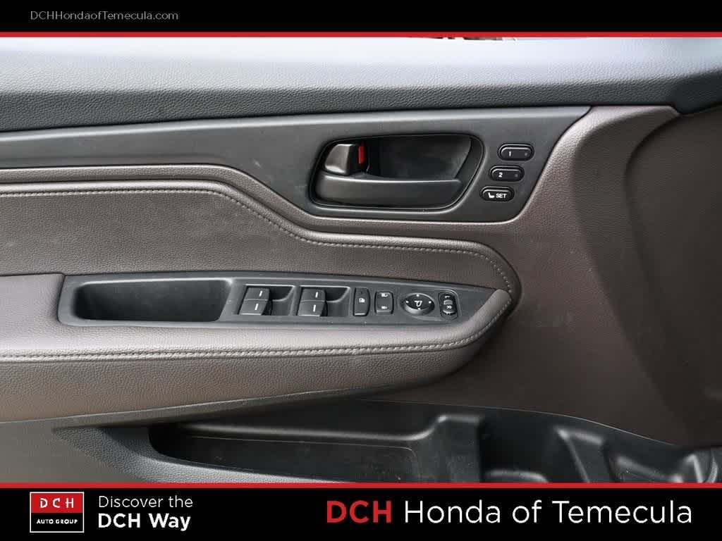 Thumbnail: 2020 Honda Odyssey - 14