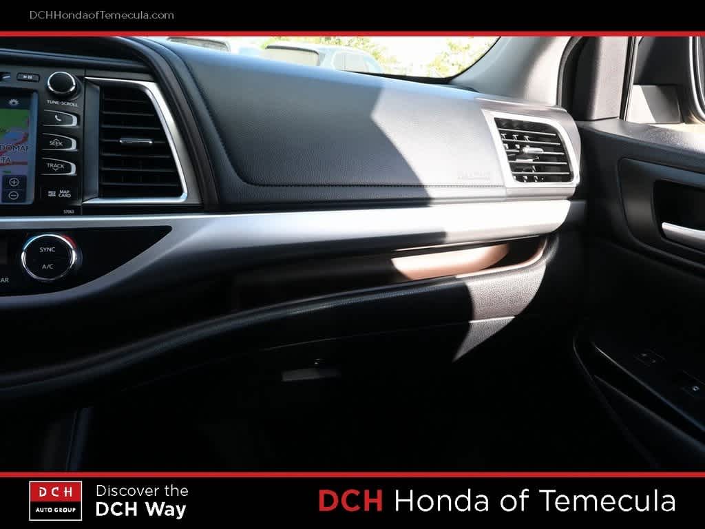 Thumbnail: 2015 Toyota Highlander - 13