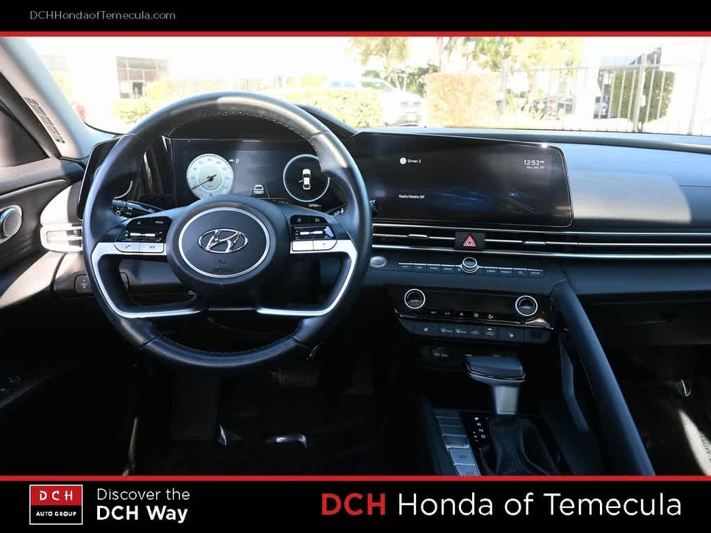 Thumbnail: 2022 Hyundai Elantra - 8