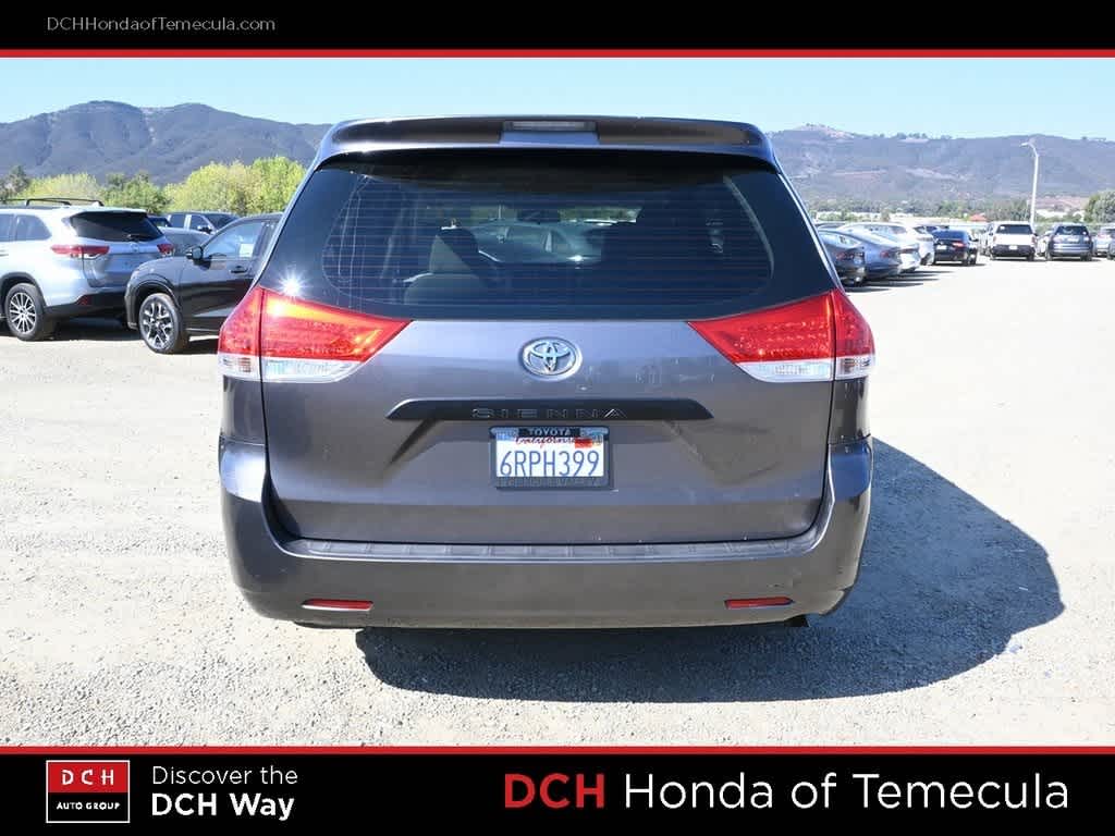 Thumbnail: 2011 Toyota Sienna - 6