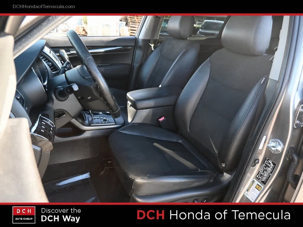 Thumbnail: 2012 Kia Sorento - 18