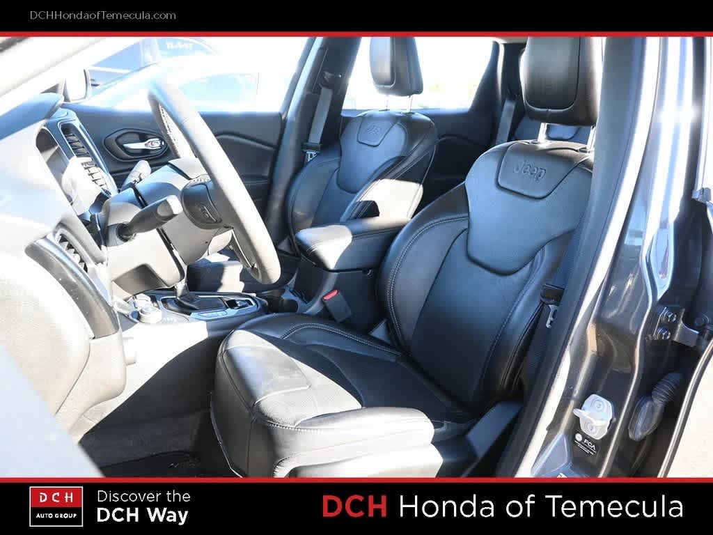 Thumbnail: 2023 Jeep Cherokee - 17