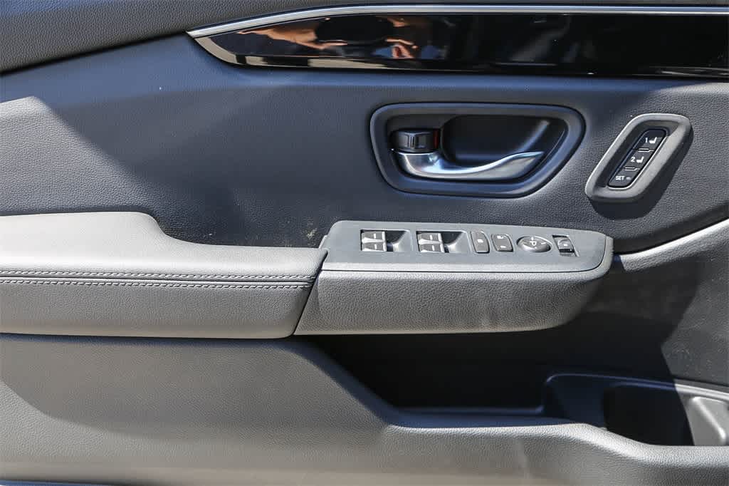 2025 Honda Pilot Touring 22