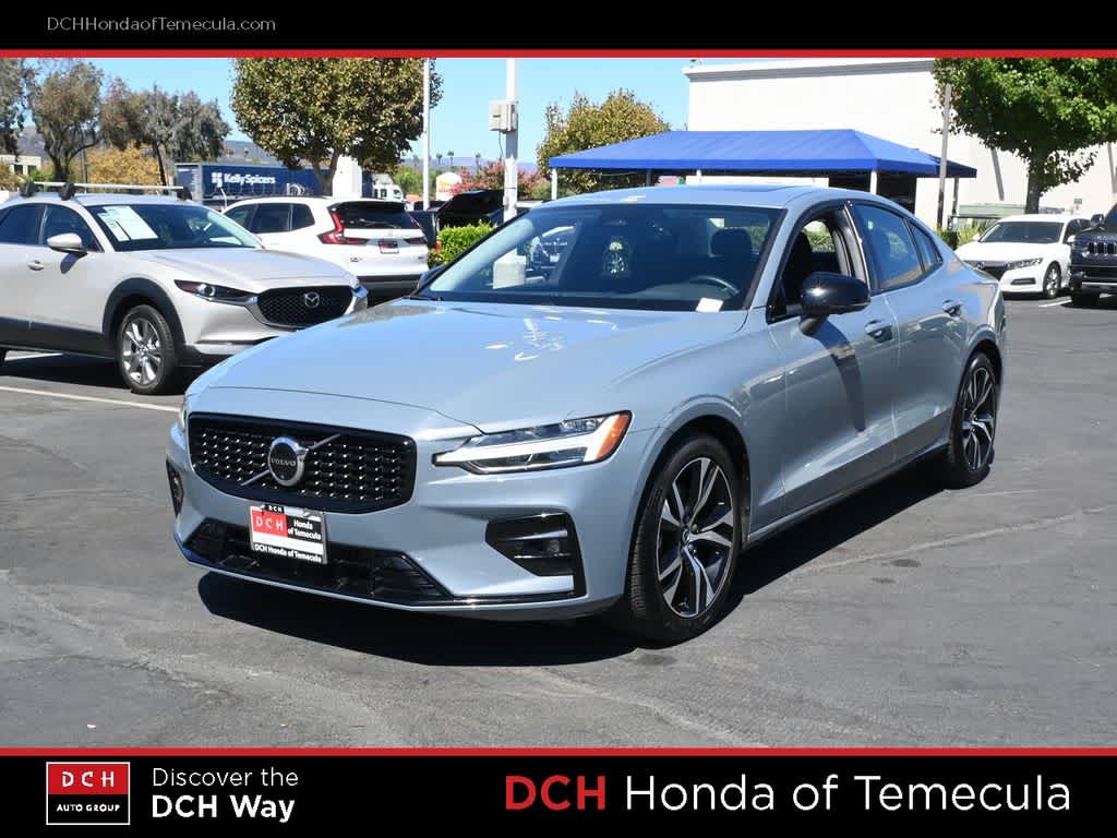2024 Volvo S60 Plus Dark Theme — photo 1 of 24