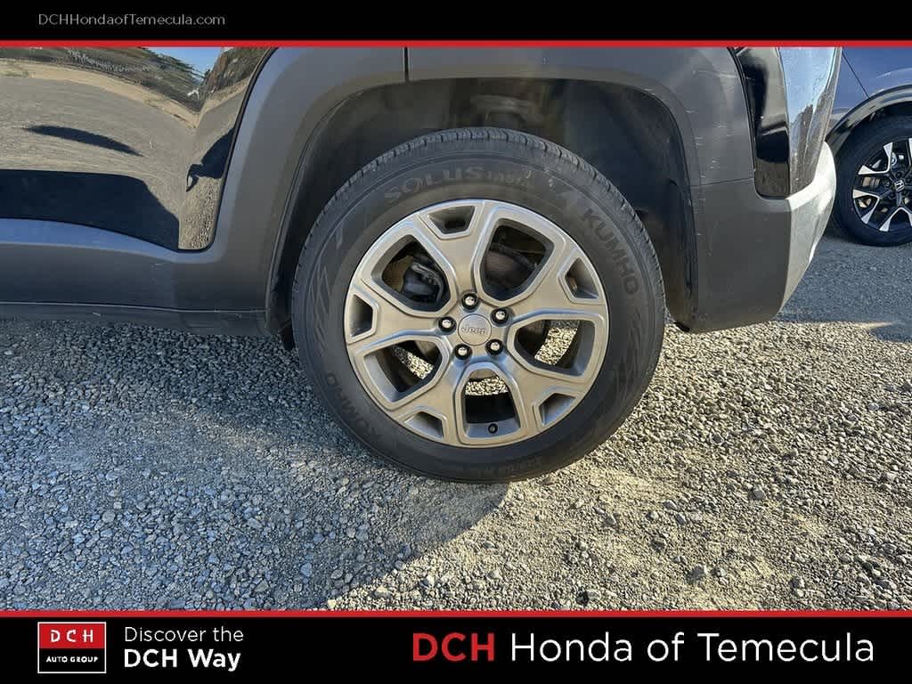 Thumbnail: 2019 Jeep Renegade - 22