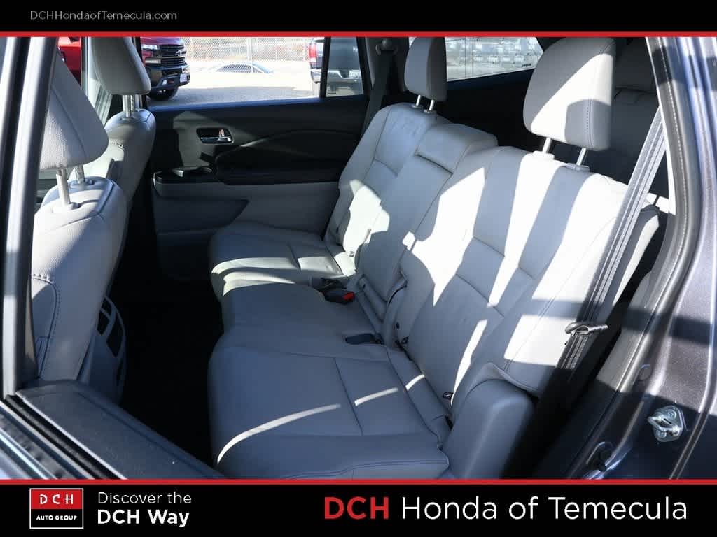 Thumbnail: 2017 Honda Pilot - 18