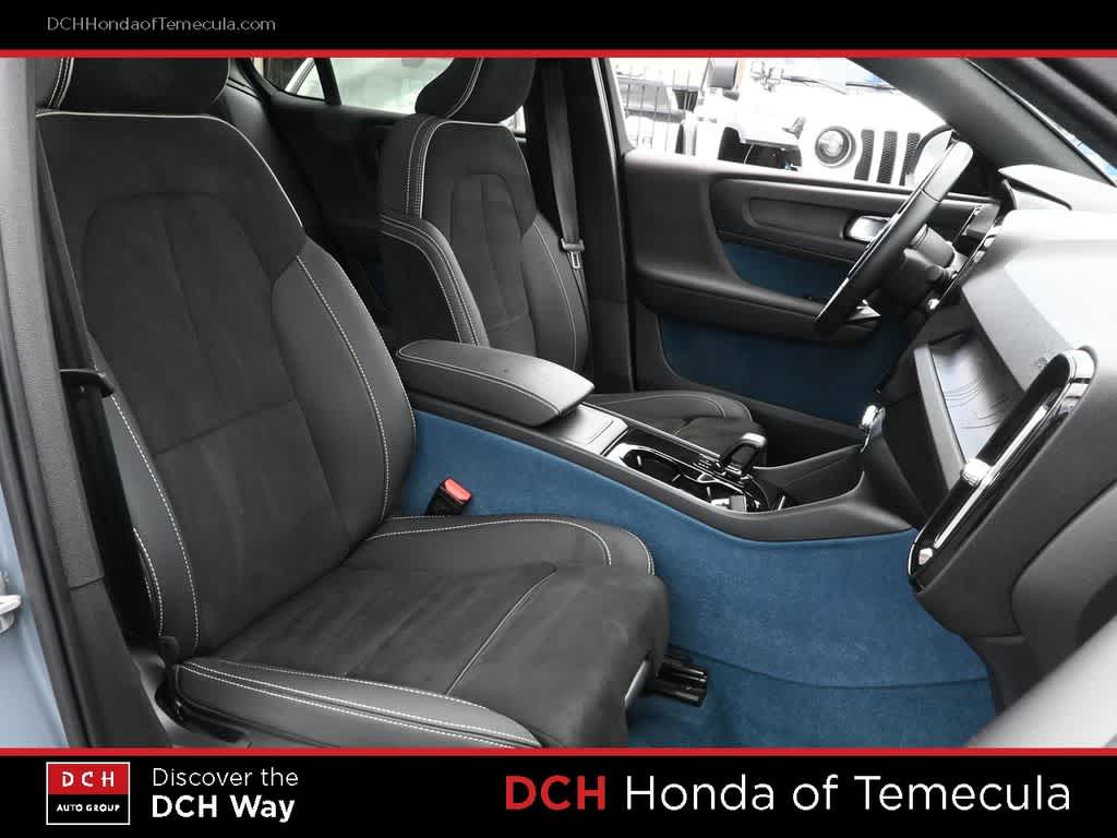 Thumbnail: 2023 Volvo C40 - 20