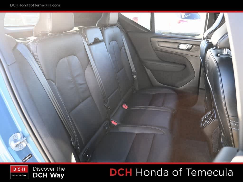 Thumbnail: 2023 Volvo XC40 - 19