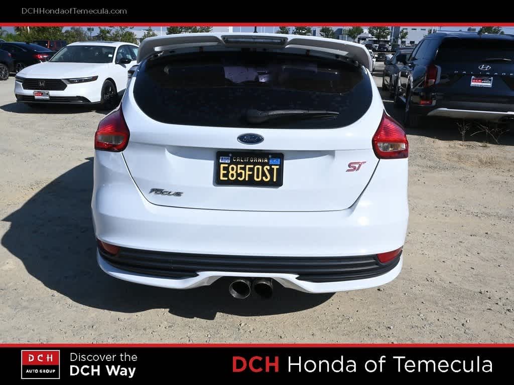 Thumbnail: 2016 Ford Focus - 6