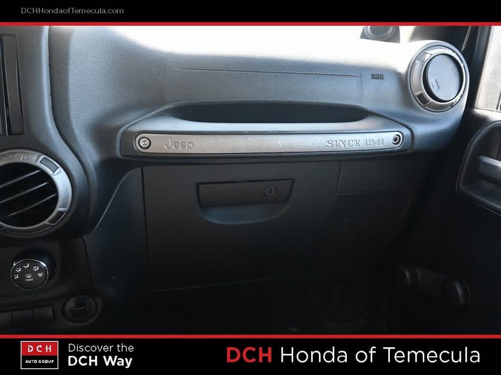 Thumbnail: 2013 Jeep Wrangler - 11