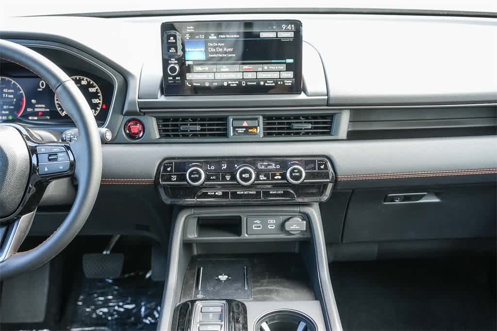 2025 Honda Pilot TrailSport 14