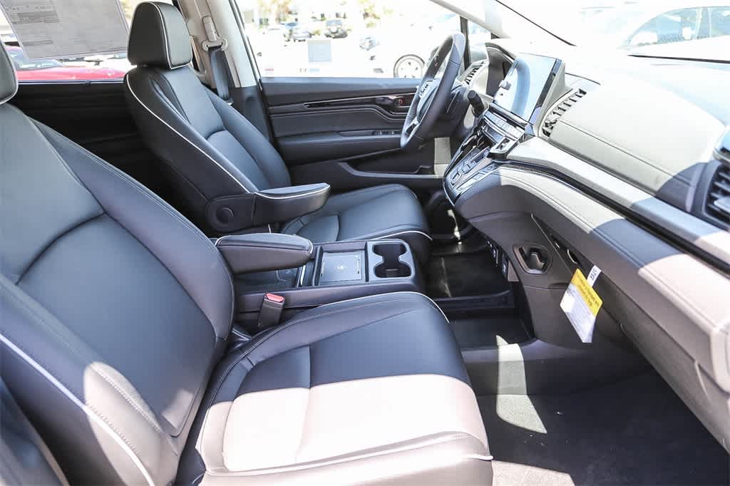 Thumbnail: 2026 Honda Odyssey - 16