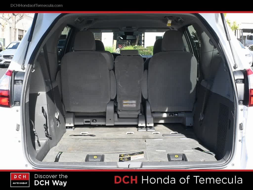 Thumbnail: 2018 Toyota Sienna - 22