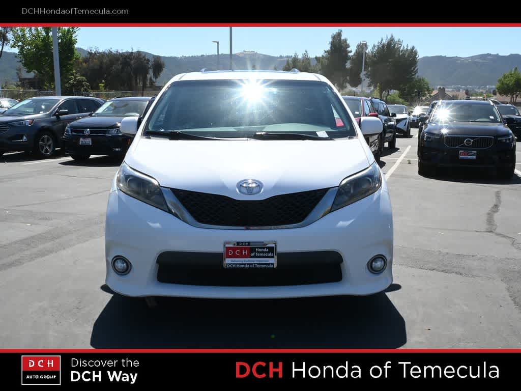 Thumbnail: 2016 Toyota Sienna - 2