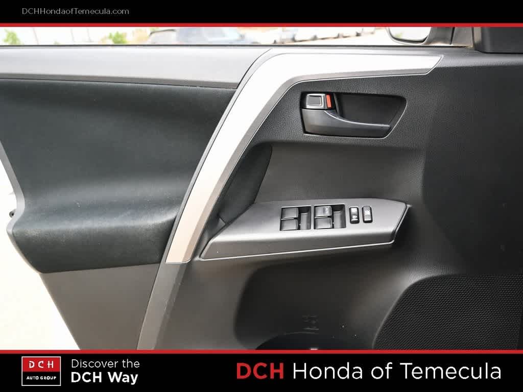 Thumbnail: 2016 Toyota RAV4 - 15
