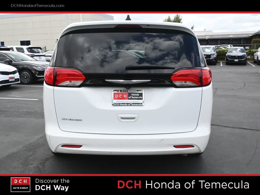 Thumbnail: 2022 Chrysler Voyager - 5