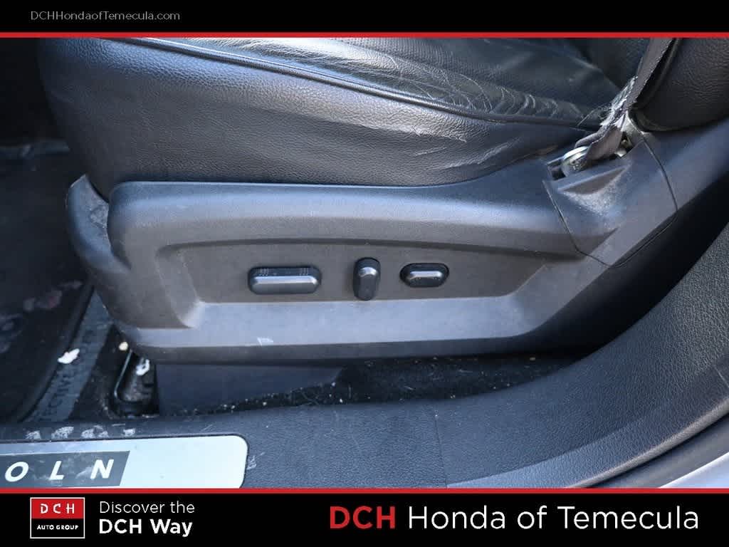 Thumbnail: 2015 Lincoln MKX - 16