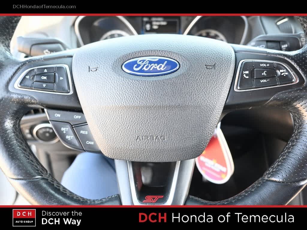 Thumbnail: 2016 Ford Focus - 9