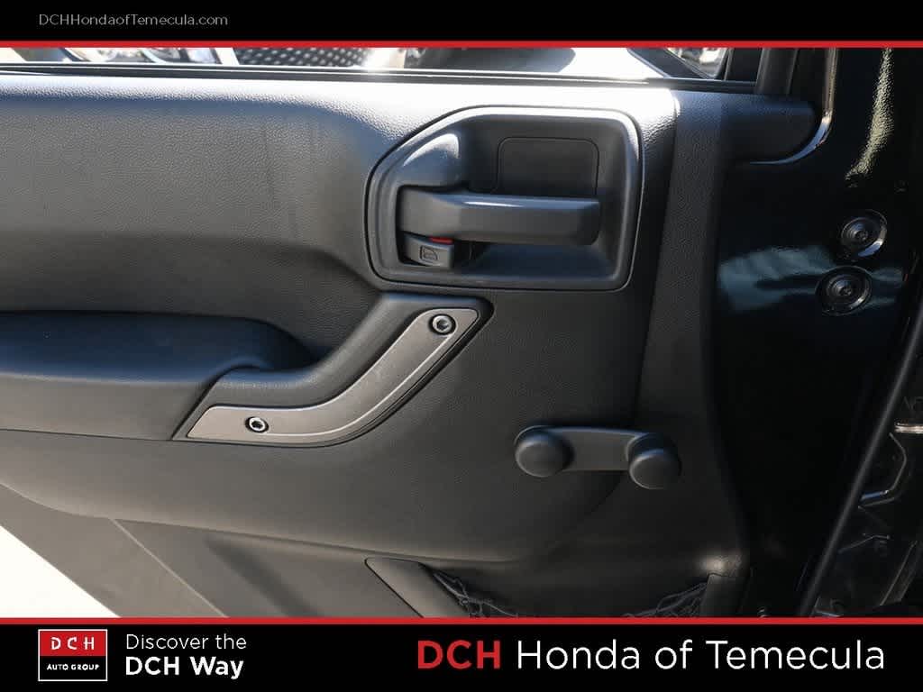 Thumbnail: 2013 Jeep Wrangler - 13