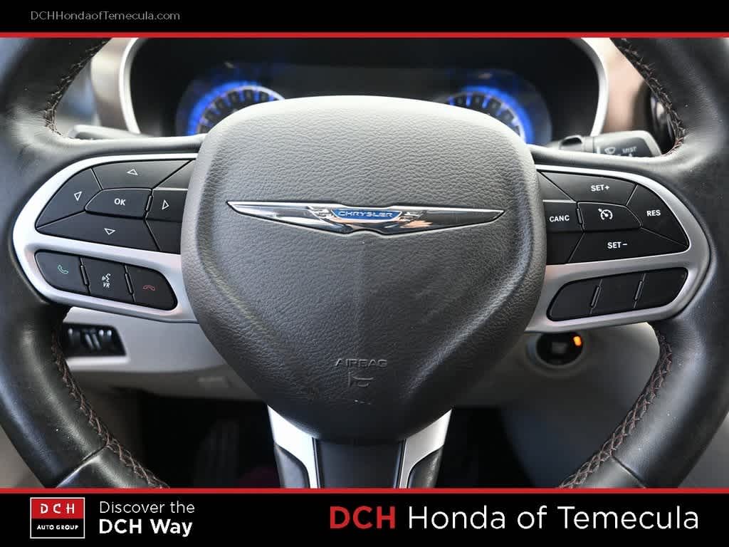 Thumbnail: 2018 Chrysler Pacifica - 9