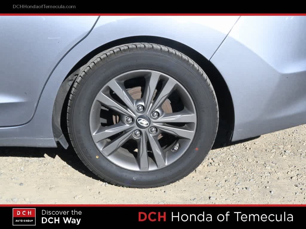 Thumbnail: 2017 Hyundai Elantra - 10