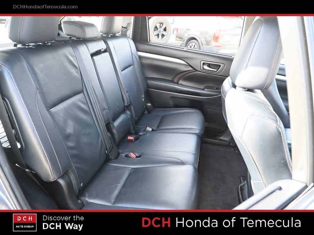 Thumbnail: 2015 Toyota Highlander - 19