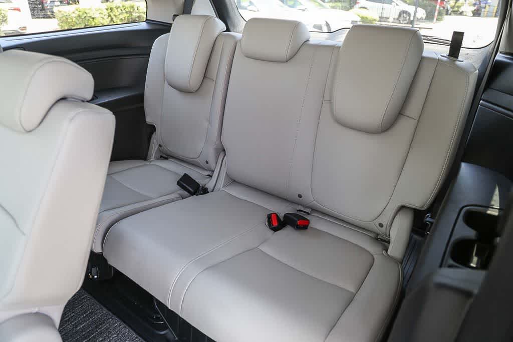Thumbnail: 2026 Honda Odyssey - 21