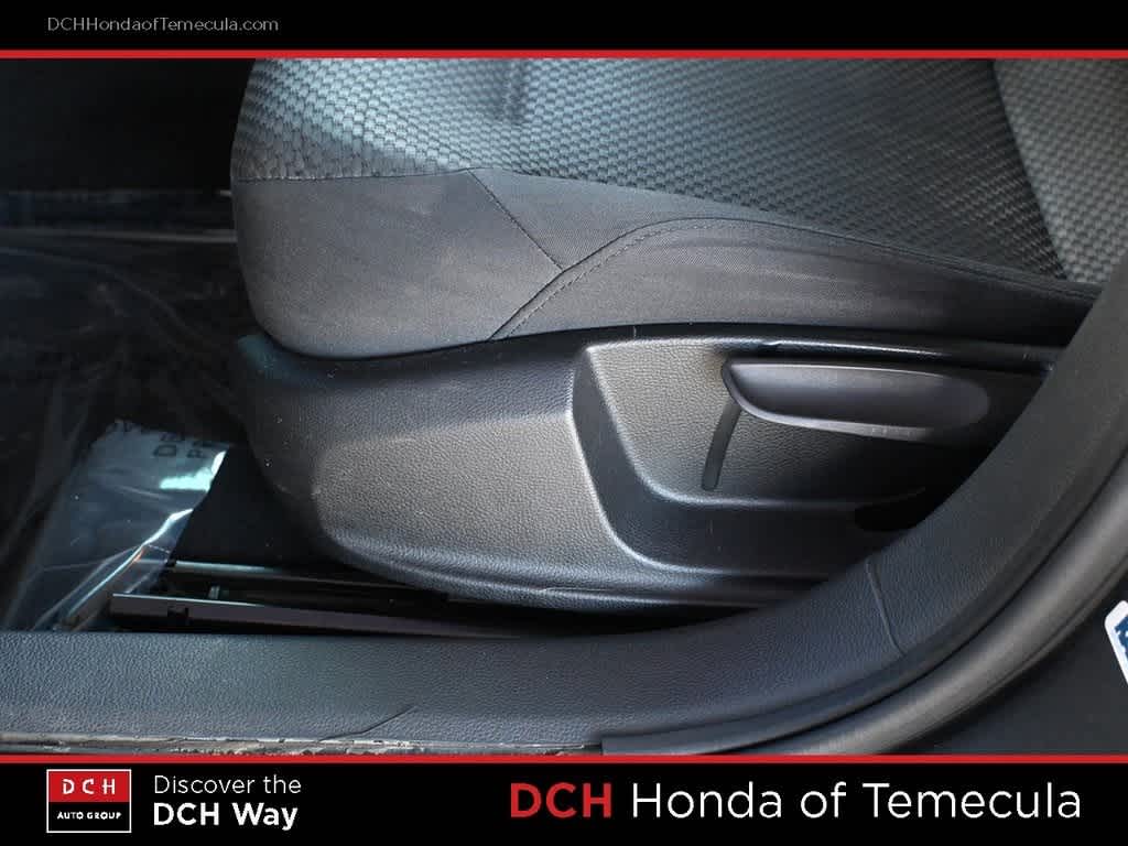 Thumbnail: 2011 Volkswagen Jetta - 15