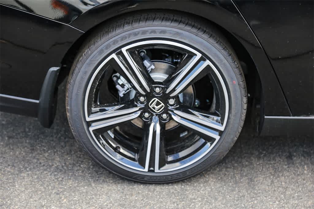 2025 Honda Accord Sport 8