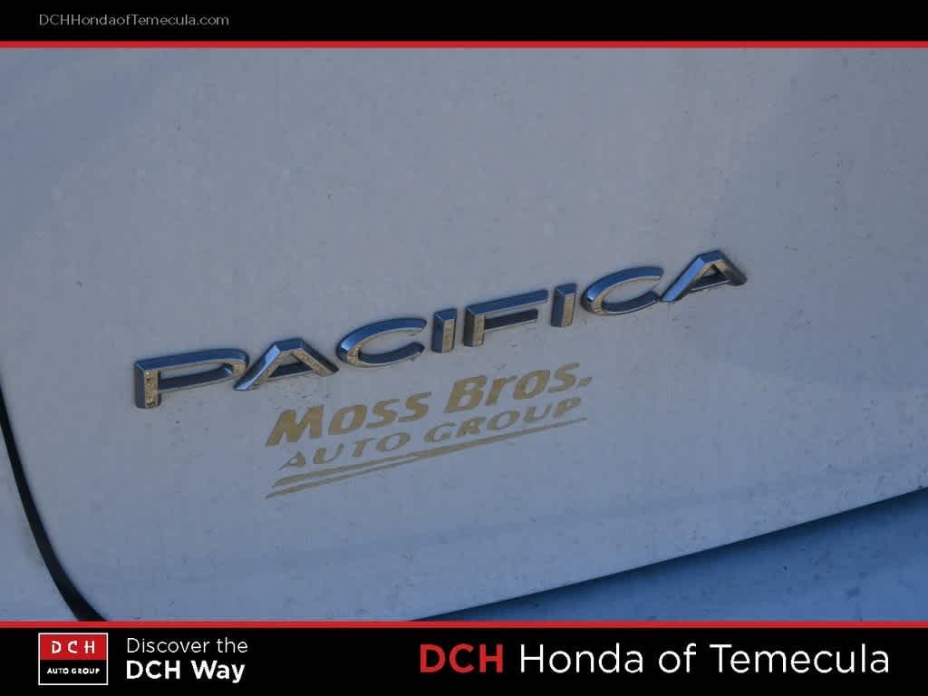 Thumbnail: 2018 Chrysler Pacifica - 7