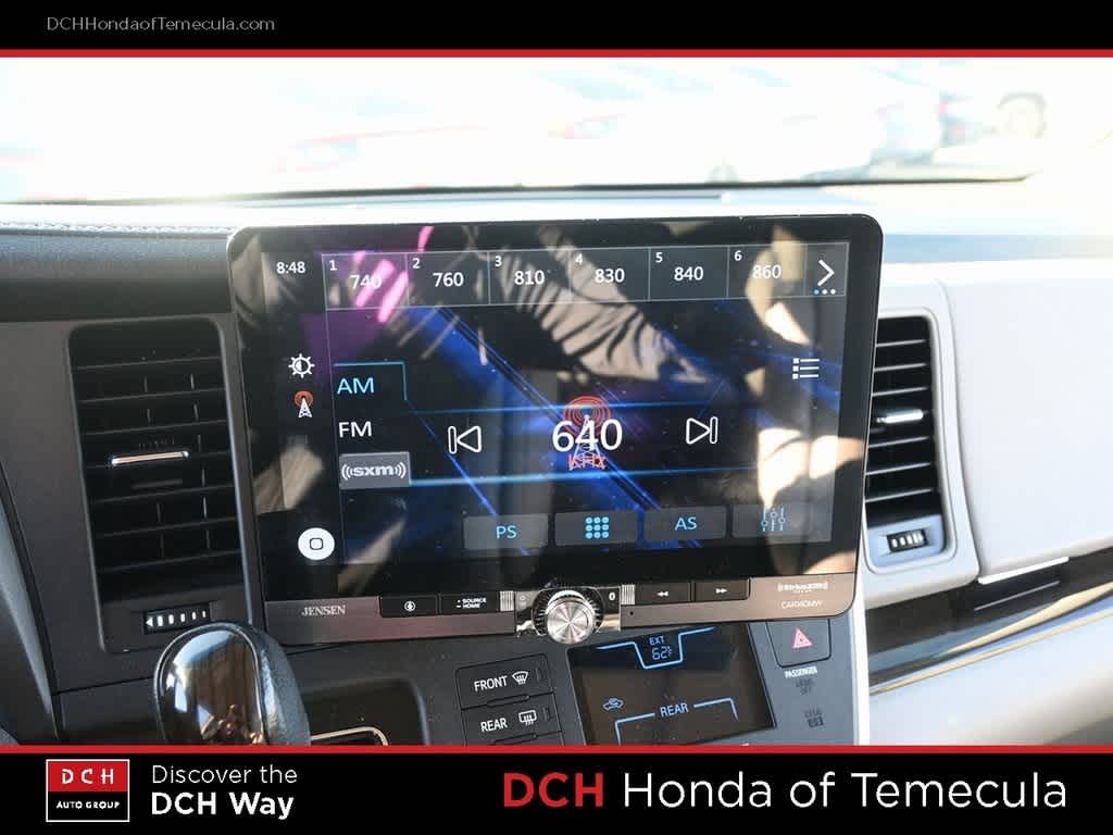 Thumbnail: 2016 Toyota Sienna - 12