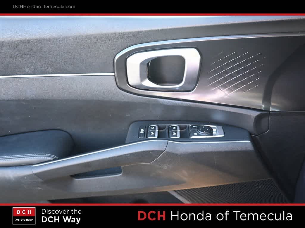Thumbnail: 2023 Kia Sorento - 14