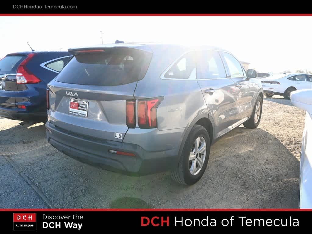 Thumbnail: 2023 Kia Sorento - 4