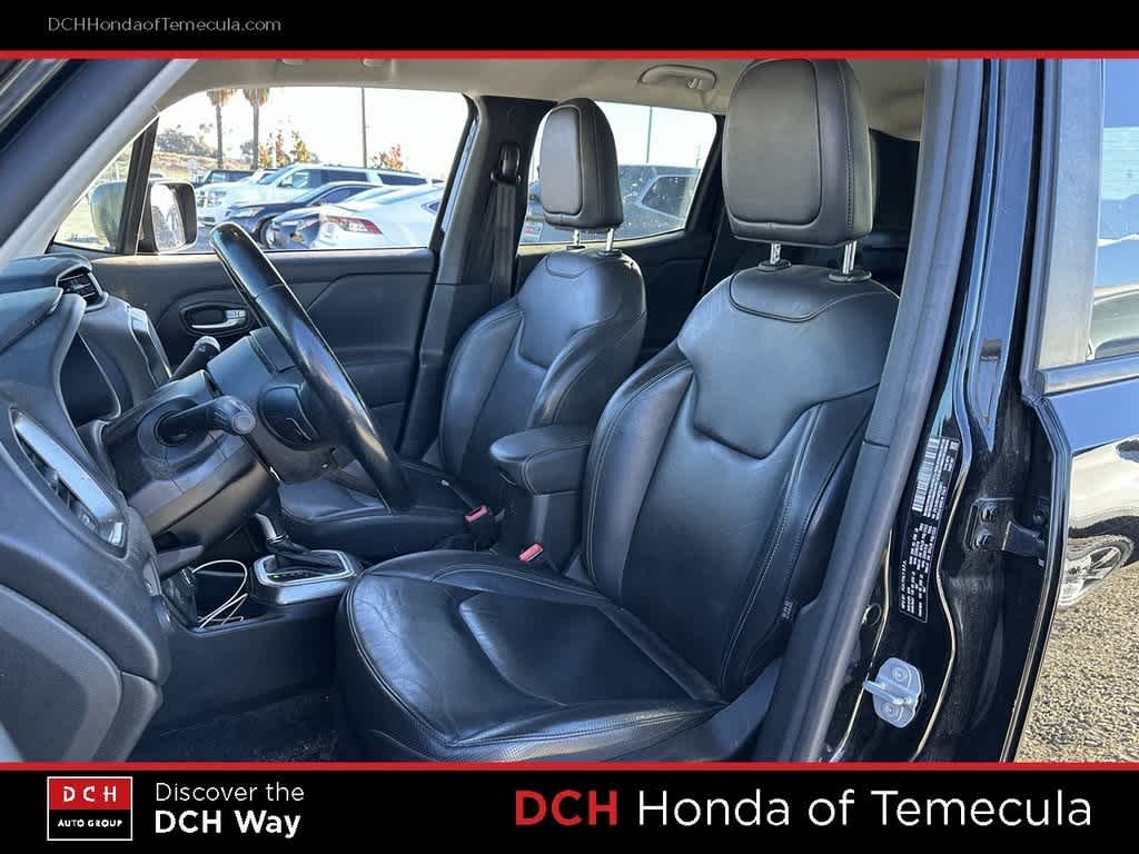 Thumbnail: 2019 Jeep Renegade - 17