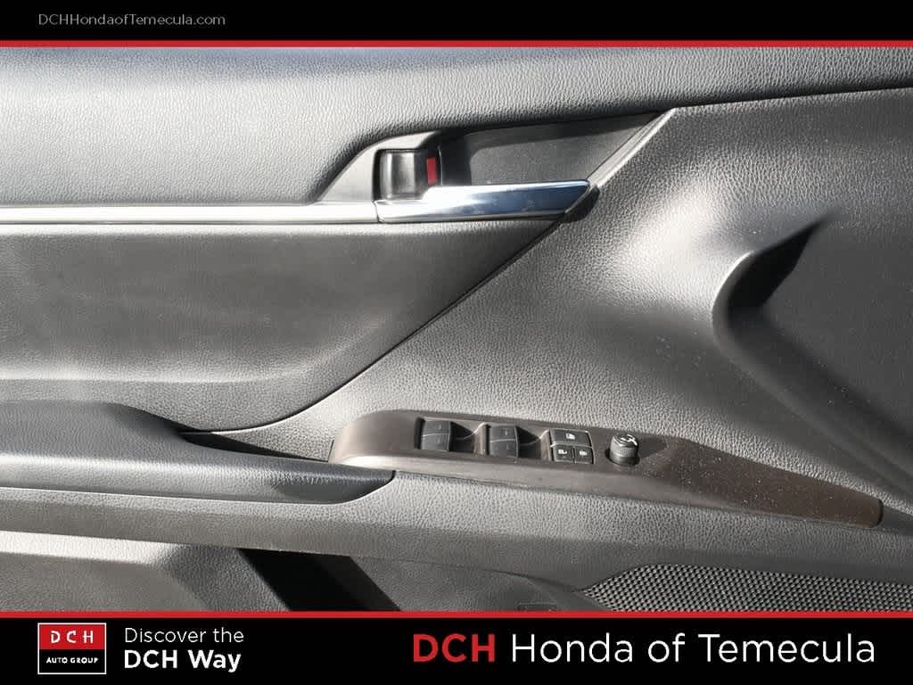 Thumbnail: 2022 Toyota Camry - 12