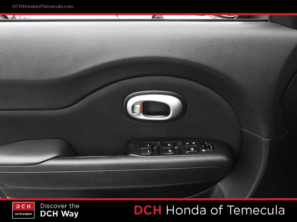 Thumbnail: 2016 Kia Soul - 16