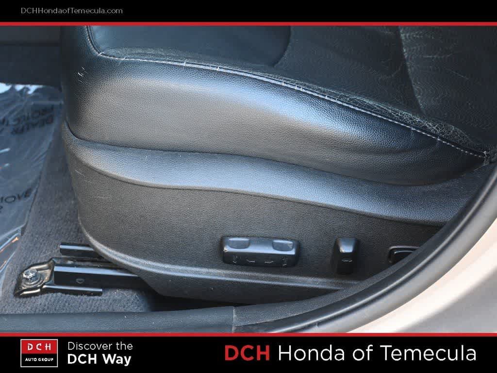 Thumbnail: 2013 Hyundai Elantra - 17