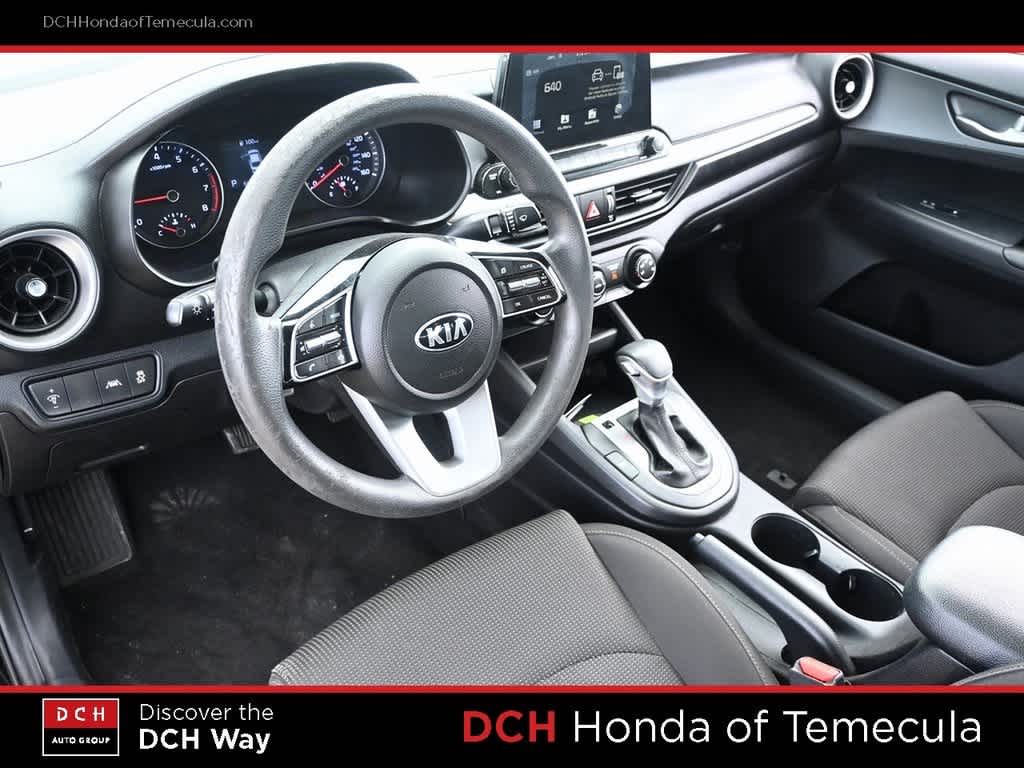 Thumbnail: 2020 Kia Forte - 9