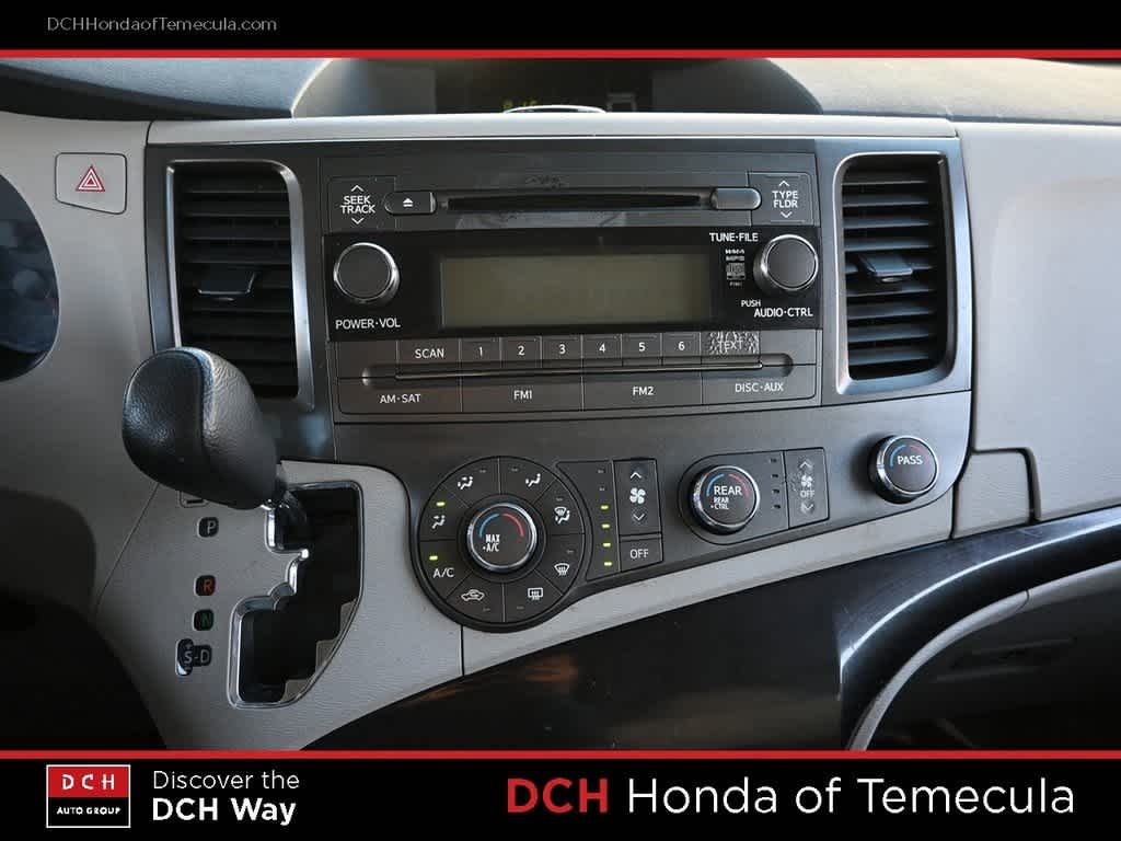 Thumbnail: 2011 Toyota Sienna - 12