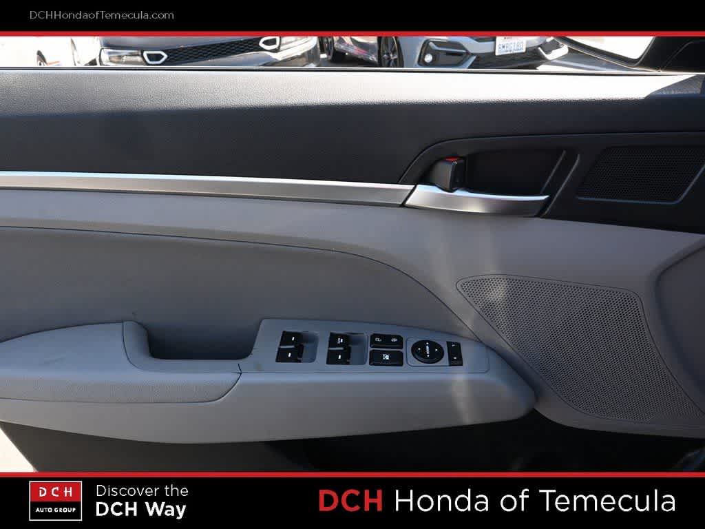 Thumbnail: 2020 Hyundai Elantra - 16