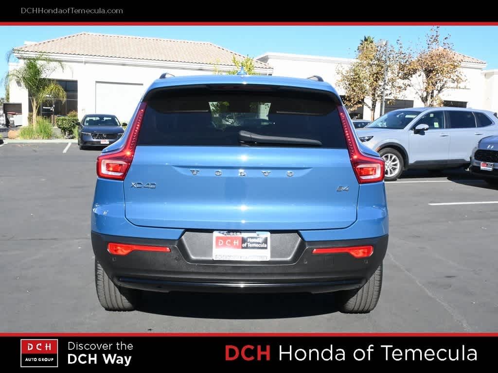 Thumbnail: 2023 Volvo XC40 - 6