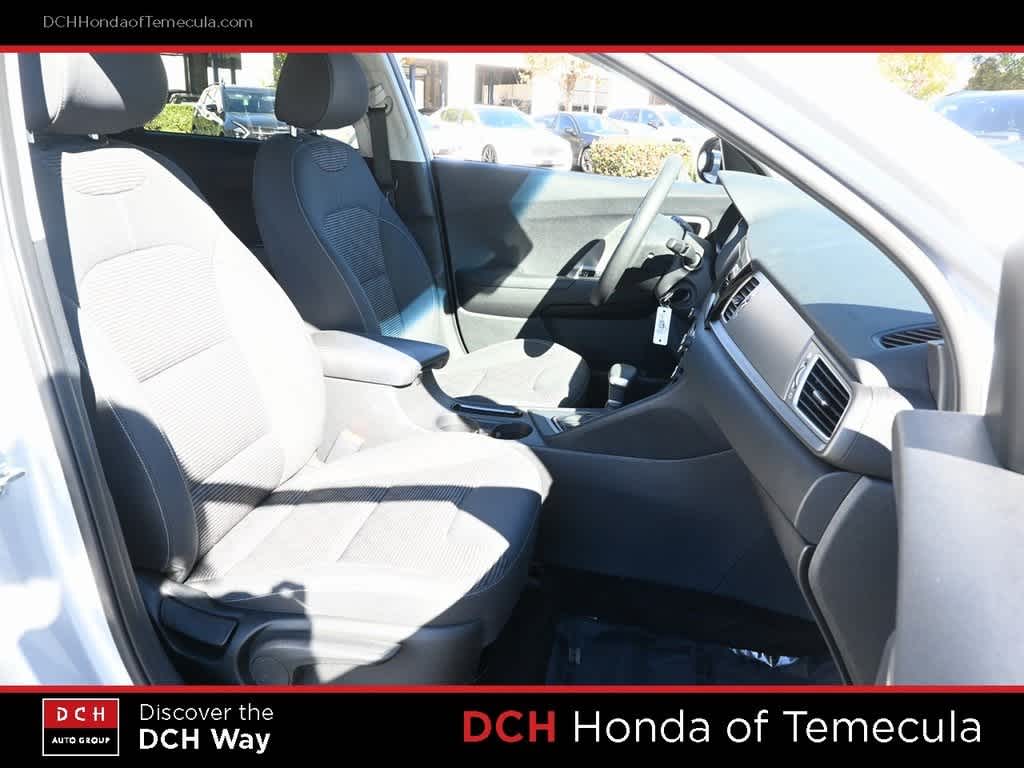 Thumbnail: 2017 Kia Niro - 21