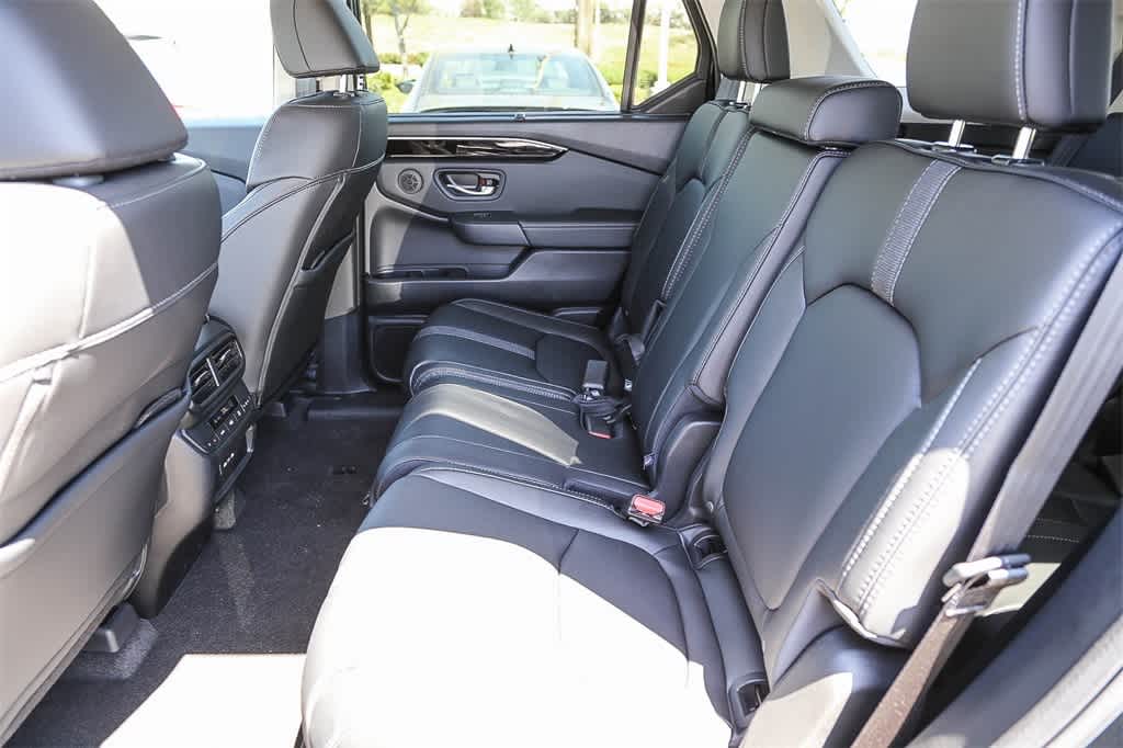 2025 Honda Pilot Touring 19